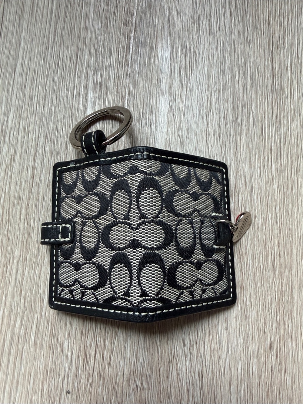 Coach Picture Frame Keychain - Picture 5 of 6